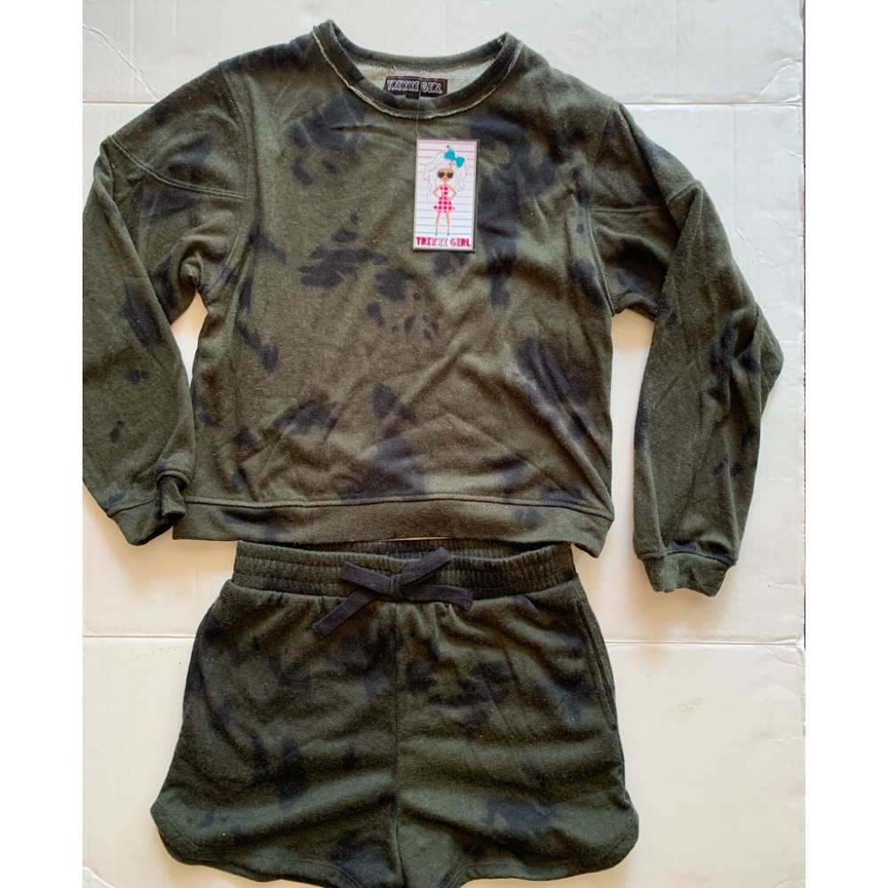 Trixxi Girl Sweatshirt & Cozy Short Set - Picture 2 of 4